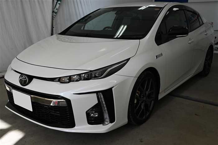 2019 Toyota Prius PHV DLA-ZVW52 (UW-69ad0008234d0)[0]