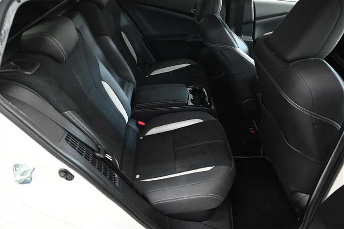 2019 Toyota Prius PHV DLA-ZVW52 (UW-69ad0008234d0)[9]