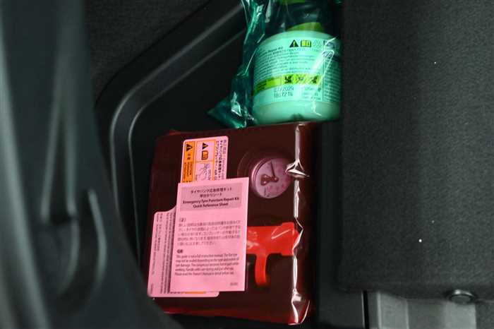 2019 Toyota Prius PHV DLA-ZVW52 (UW-69ad0008234d0)[11]