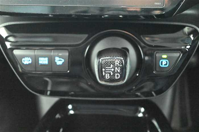 2019 Toyota Prius PHV DLA-ZVW52 (UW-69ad0008234d0)[20]