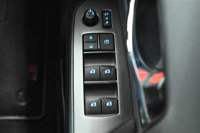 2019 Toyota Prius PHV DLA-ZVW52 (UW-69ad0008234d0)[22]