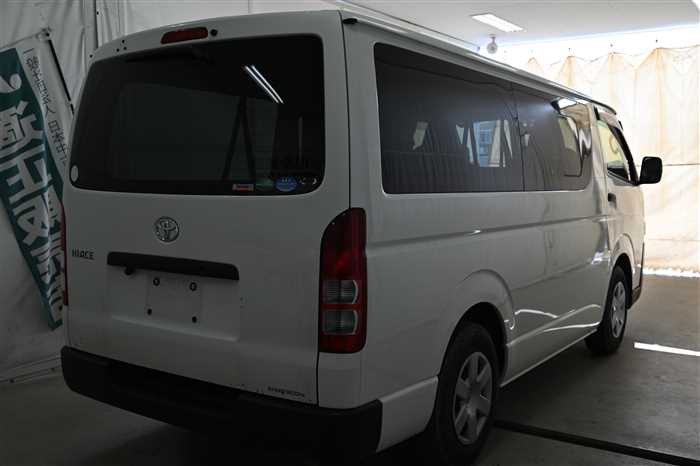 2018 Toyota Hiace Van CBF-TRH200V (UW-694660e7ce58f)[1]