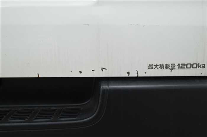 2018 Toyota Hiace Van CBF-TRH200V (UW-694660e7ce58f)[13]