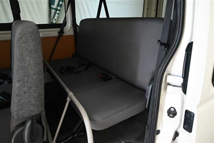 2018 Toyota Hiace Van CBF-TRH200V (UW-694660e7ce58f)[17]