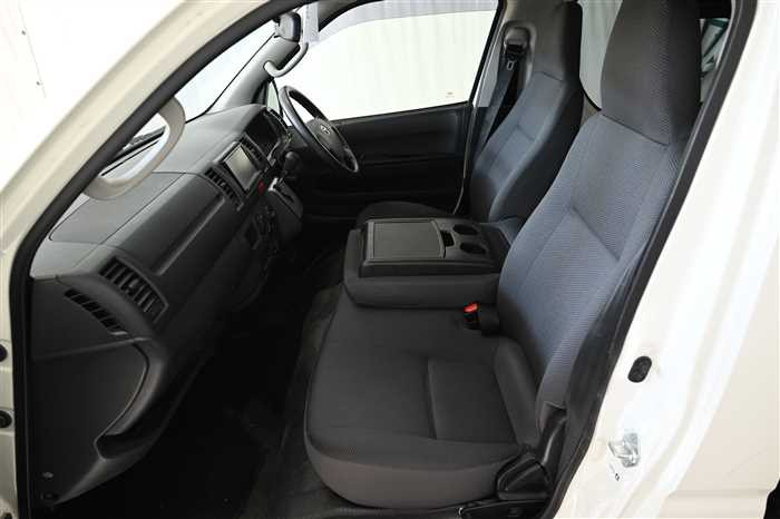 2018 Toyota Hiace Van CBF-TRH200V (UW-694660e7ce58f)[18]