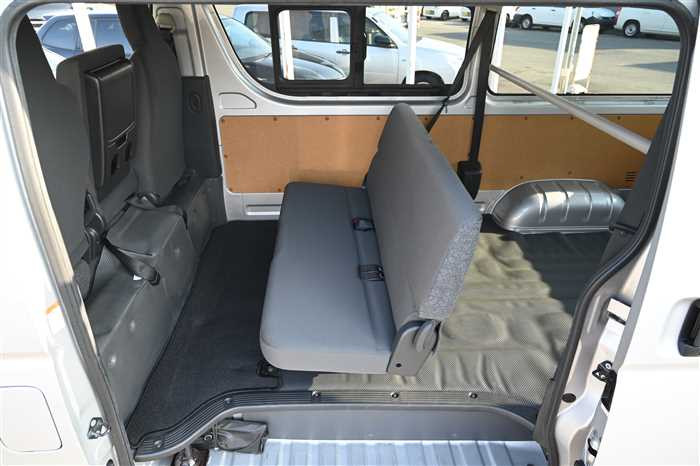 2020 Toyota Hiace Van QDF-GDH201V (UW-695e110485307)[14]