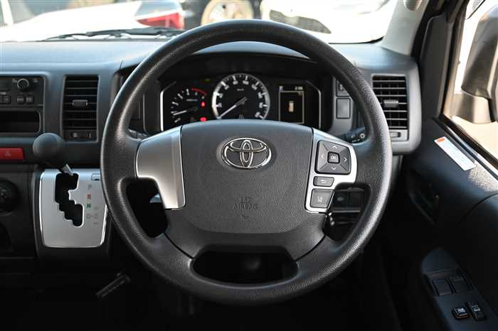 2020 Toyota Hiace Van QDF-GDH201V (UW-695e110485307)[17]