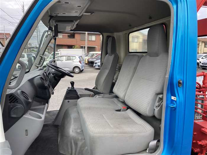 2017 Hino DUTRO TKG-XZU710M (UW-69b27931c32e4)[18]