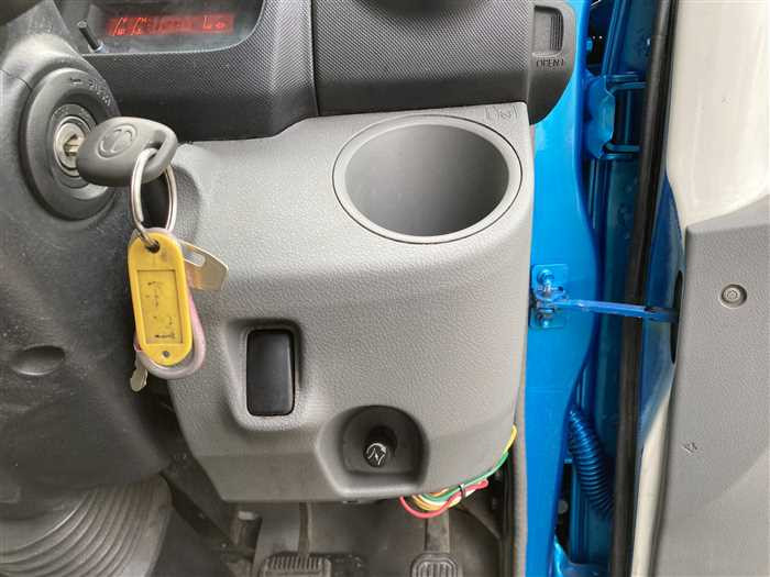 2017 Hino DUTRO TKG-XZU710M (UW-69b27931c32e4)[22]