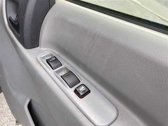 2017 Hino DUTRO TKG-XZU710M (UW-69b27931c32e4)[24]