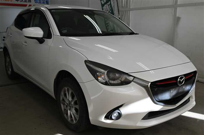 2015 Mazda Demio LDA-DJ5AS (UW-694660e97efba)[2]