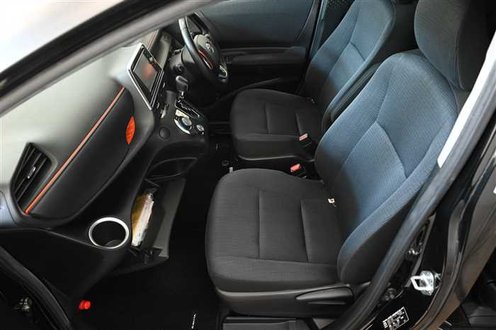 2018 Toyota Sienta DBA-NSP170G (UW-69ad001cac0b9)[13]