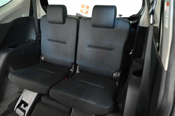 2018 Toyota Sienta DBA-NSP170G (UW-69ad001cac0b9)[15]