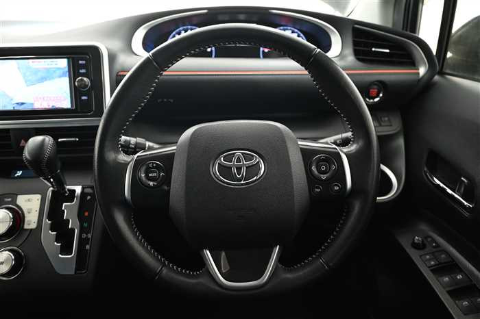 2018 Toyota Sienta DBA-NSP170G (UW-69ad001cac0b9)[17]