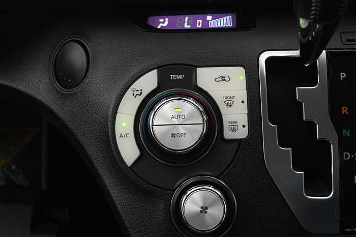 2018 Toyota Sienta DBA-NSP170G (UW-69ad001cac0b9)[22]