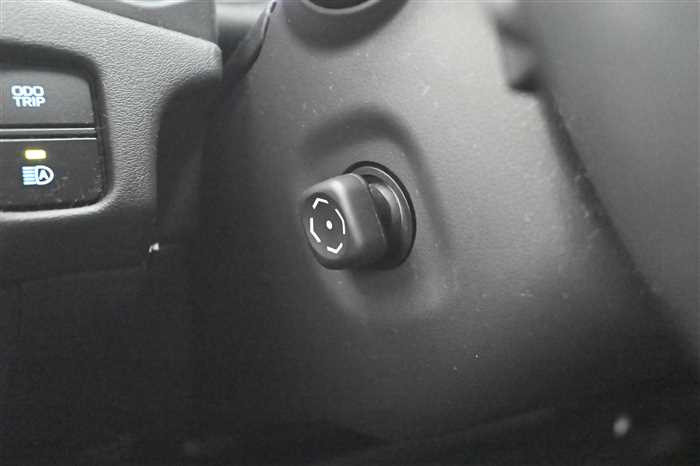 2019 Toyota Crown Hybrid 6AA-AZSH20 (UW-695e1105a3638)[24]