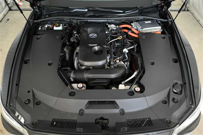 2019 Toyota Crown Hybrid 6AA-AZSH20 (UW-695e1105a3638)[28]