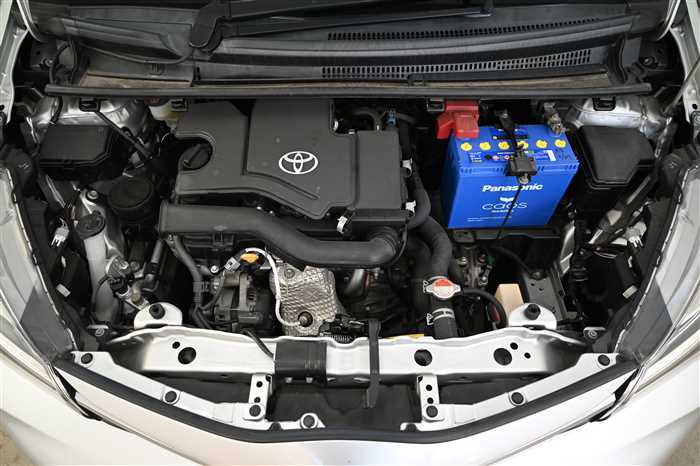 2016 Toyota Vitz DBA-KSP130 (UW-6942691eb0df9)[28]