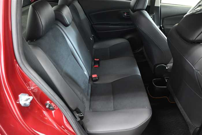 2018 Toyota Vitz DBA-NSP130 (UW-695cb8f5d99bd)[9]