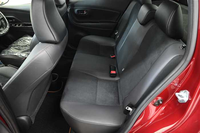 2018 Toyota Vitz DBA-NSP130 (UW-695cb8f5d99bd)[12]