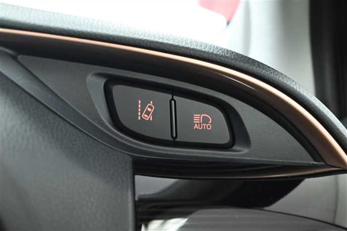 2018 Toyota Vitz DBA-NSP130 (UW-695cb8f5d99bd)[25]