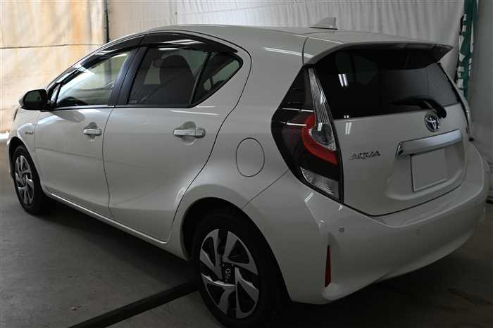 2019 Toyota Aqua DAA-NHP10 (UW-69771e2bdbd8c)[3]