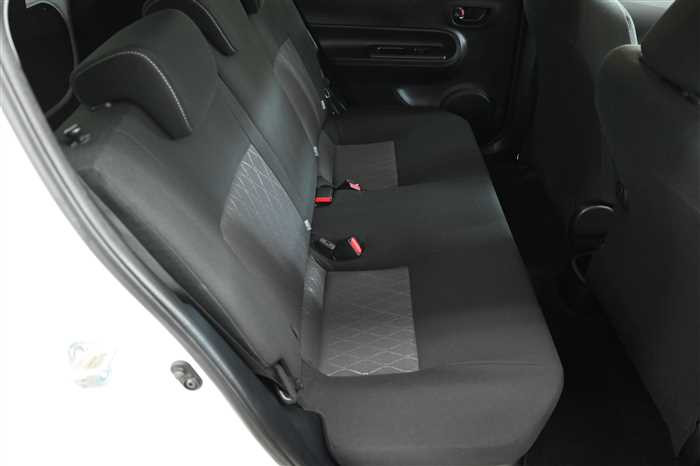 2019 Toyota Aqua DAA-NHP10 (UW-69771e2bdbd8c)[9]