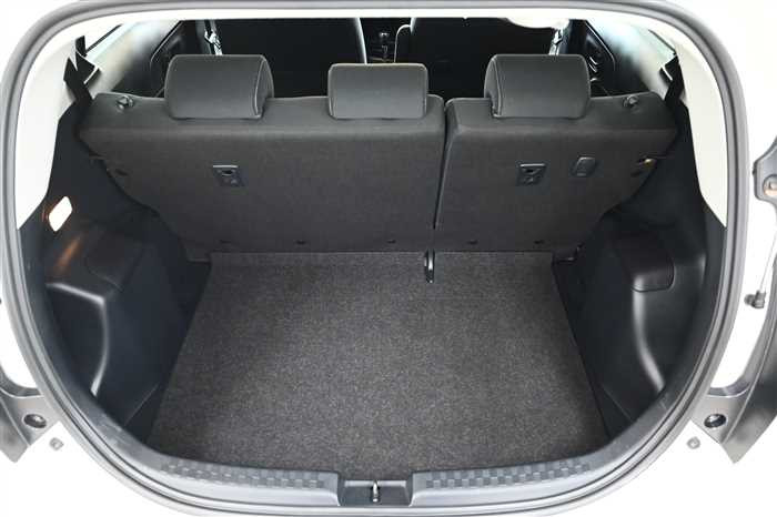 2019 Toyota Aqua DAA-NHP10 (UW-69771e2bdbd8c)[10]