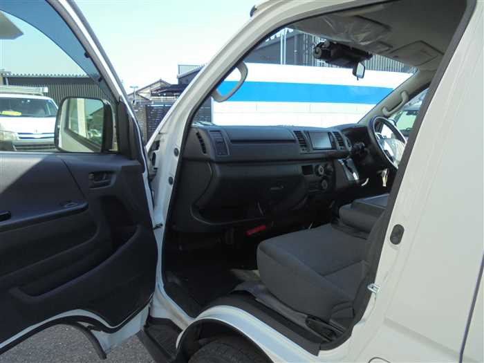 2021 Toyota Hiace Van TRH200K (UW-69771e2bab12c)[11]