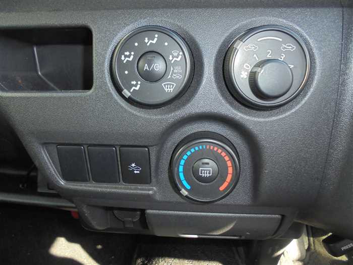 2021 Toyota Hiace Van TRH200K (UW-69771e2bab12c)[22]