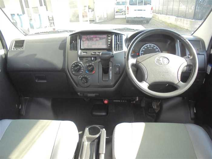 2019 Toyota Townace Van S412M (UW-69ad0007457c9)[20]