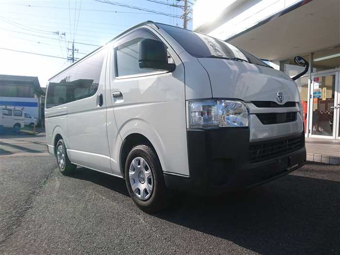 2022 Toyota Hiace Van TRH200V (UW-69ad0013cf369)[1]