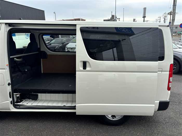2022 Toyota Hiace Van TRH200V (UW-69ad0013cf369)[12]