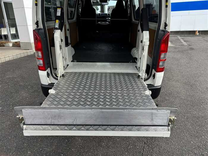 2022 Toyota Hiace Van TRH200V (UW-69ad0013cf369)[14]