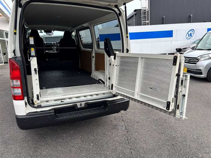 2022 Toyota Hiace Van TRH200V (UW-69ad0013cf369)[20]