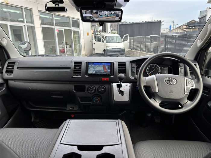 2022 Toyota Hiace Van TRH200V (UW-69ad0013cf369)[22]