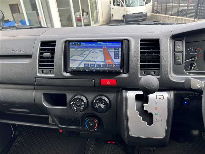 2022 Toyota Hiace Van TRH200V (UW-69ad0013cf369)[24]