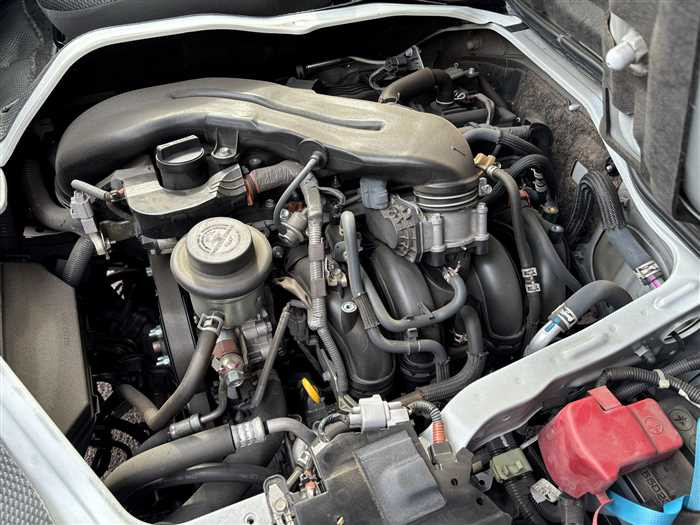 2022 Toyota Hiace Van TRH200V (UW-69ad0013cf369)[29]