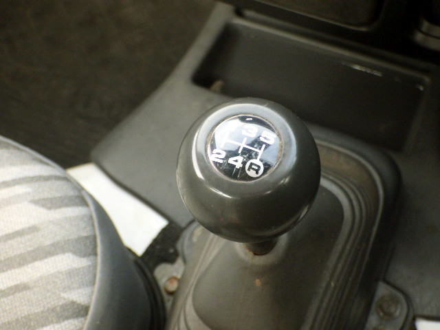 2001 Daihatsu Hijet Truck S210P (UW-694defff2b70e)[15]