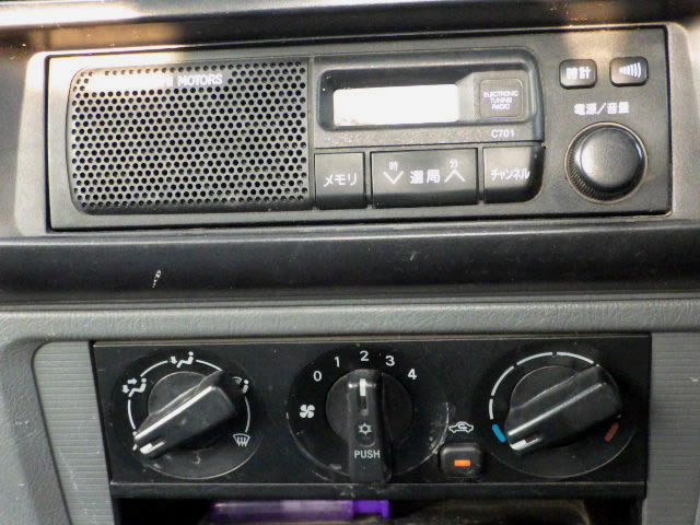 1999 Mitsubishi Minicab Truck U62T (UW-694cb7161572d)[11]