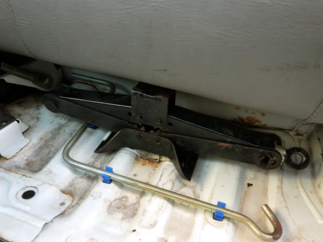 2000 Subaru Sambar TT2 (UW-69699a421ceea)[19]