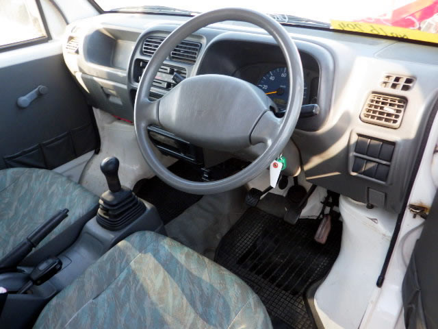 2001 Suzuki Carry Truck DB52T (UW-69685537a9e9e)[10]