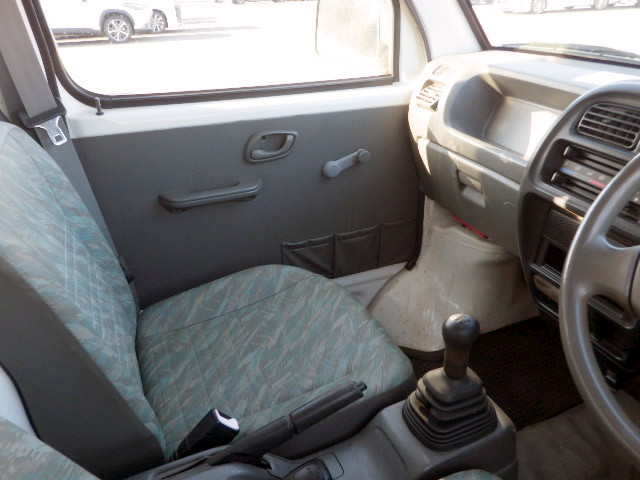 2001 Suzuki Carry Truck DB52T (UW-69685537a9e9e)[8]