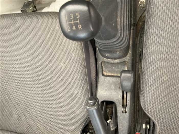 2014 Daihatsu Hijet Truck EBD-S510P (UW-69b27926ddb9b)[15]