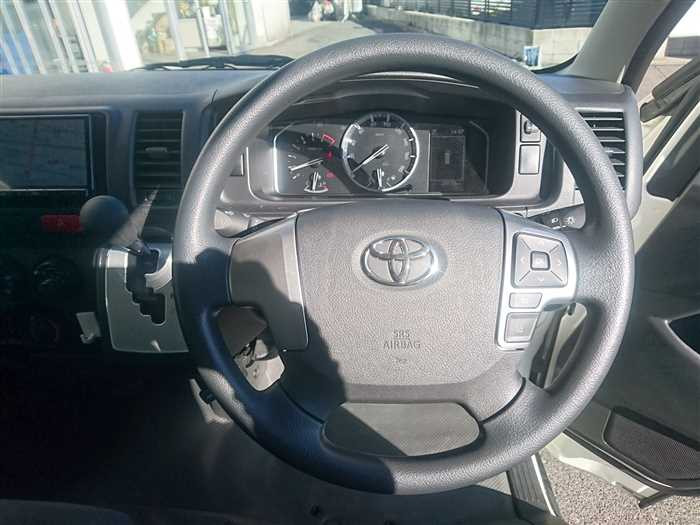 2020 Toyota Hiace Van TRH200V (UW-69ad000753cb0)[17]