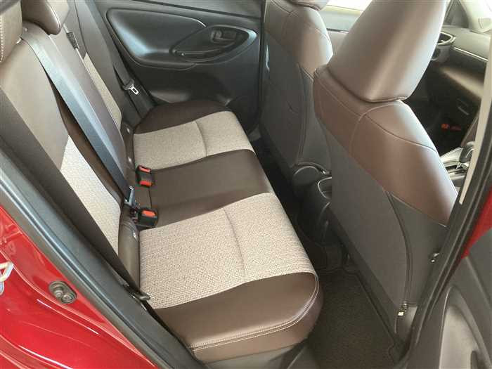 2022 Toyota Yaris Cross 6AA-MXPJ10 (UW-6942690a43b28)[10]