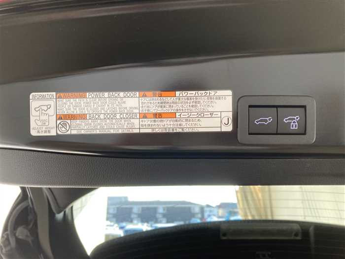 2022 Toyota Yaris Cross 6AA-MXPJ10 (UW-6942690a43b28)[13]