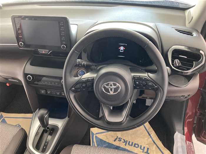 2022 Toyota Yaris Cross 6AA-MXPJ10 (UW-6942690a43b28)[17]