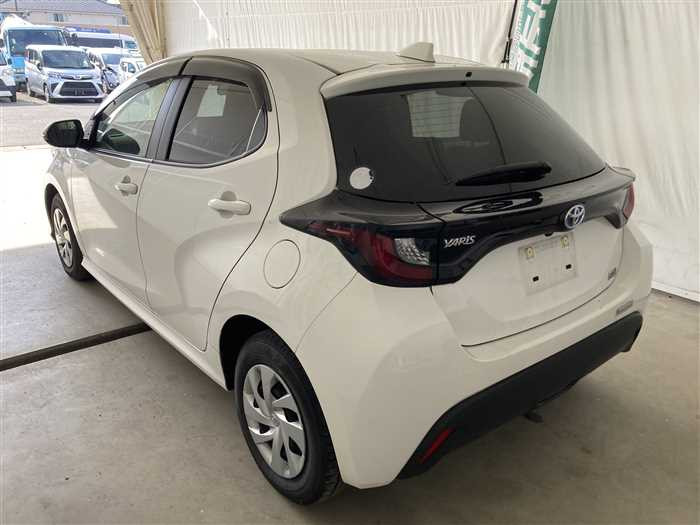 2022 Toyota Yaris 6AA-MXPH10 (UW-69771e4c6b780)[3]