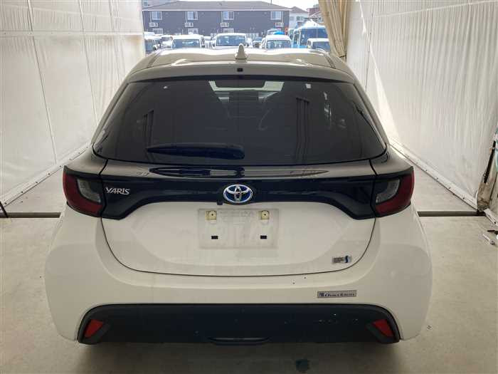 2022 Toyota Yaris 6AA-MXPH10 (UW-69771e4c6b780)[5]